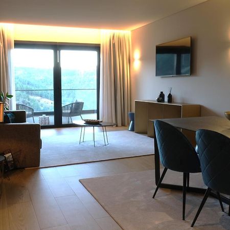 Mw Douro Wine & Spa Santa Marta de Penaguiao Exterior photo A suite at the hotel