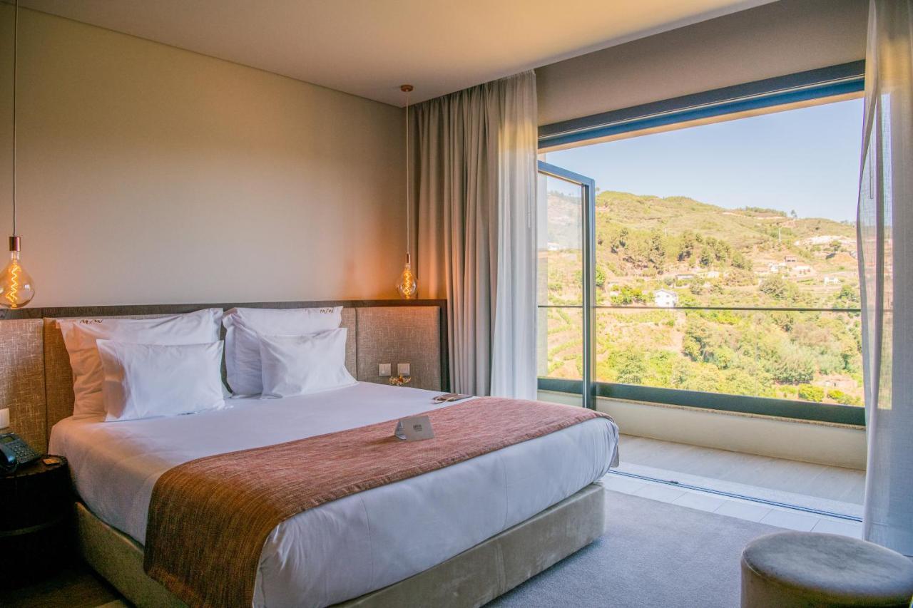 Mw Douro Wine & Spa Santa Marta de Penaguiao Exterior photo Deluxe room
